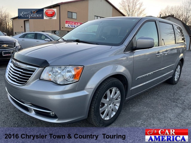 2016 Chrysler Town & Country  Touring