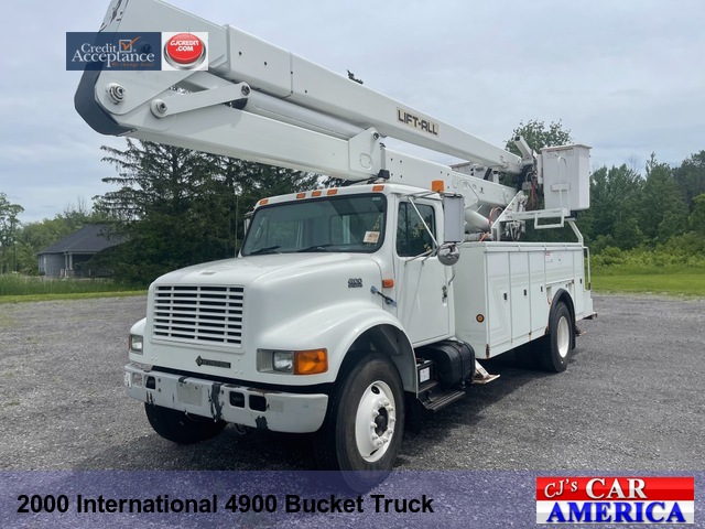 2000 International 4900 Bucket Truck
