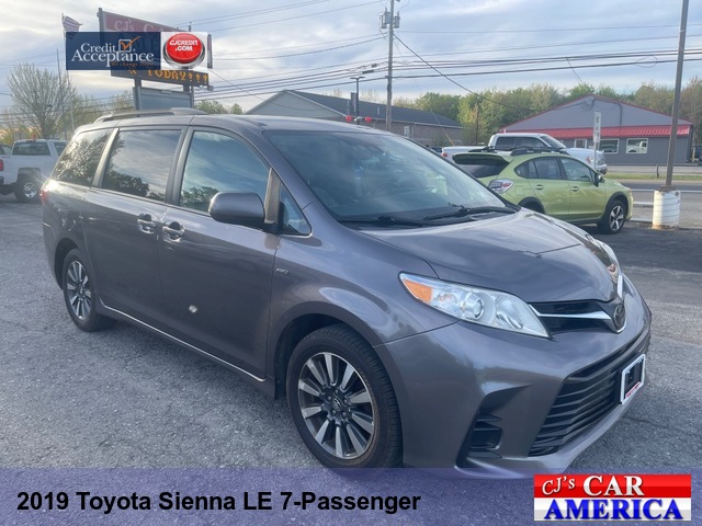 2019 Toyota Sienna LE 7-Passenger 