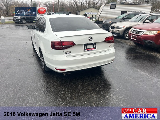 2016 Volkswagen Jetta SE 5M