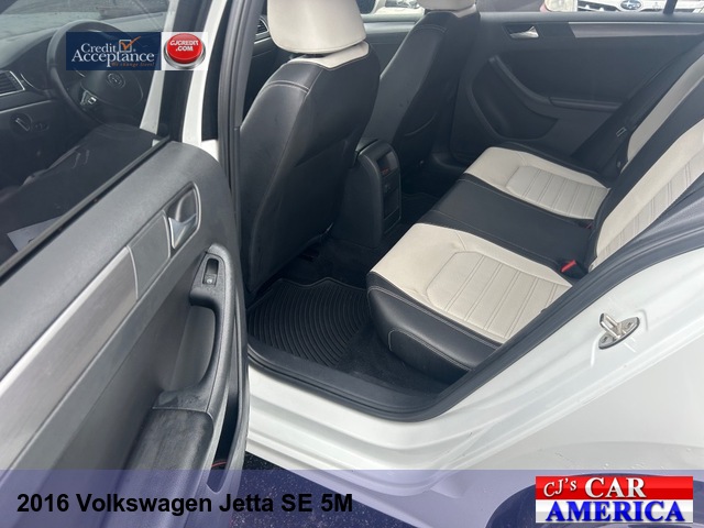 2016 Volkswagen Jetta SE 5M